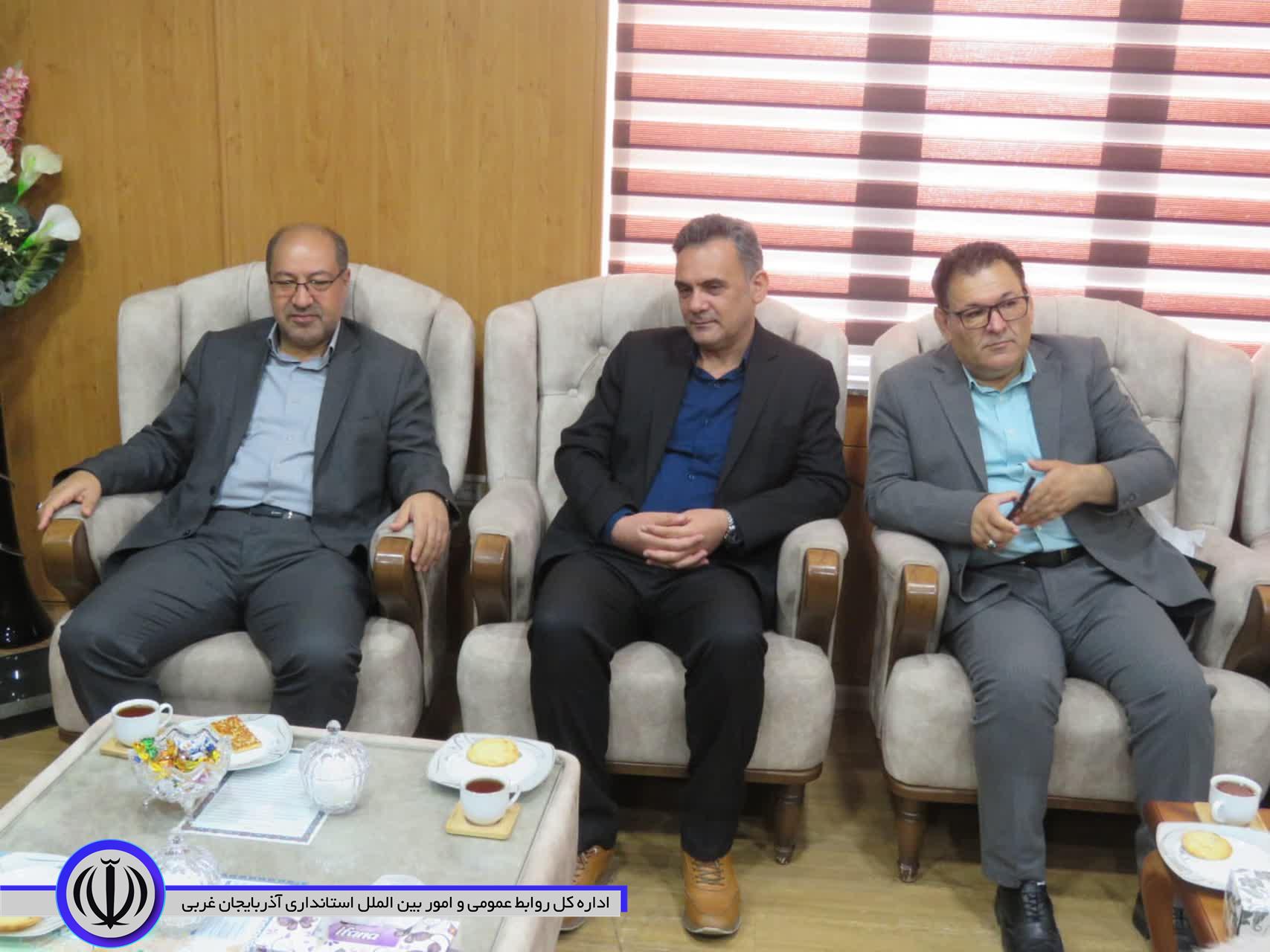 دیدار مدیر کل صدا وسیما با فرماندار مهاباد