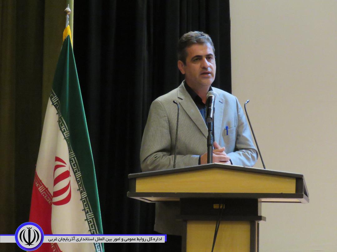 فرماندار مهاباد: نظام توجه ویژهای به مشکلات کارگران دارد