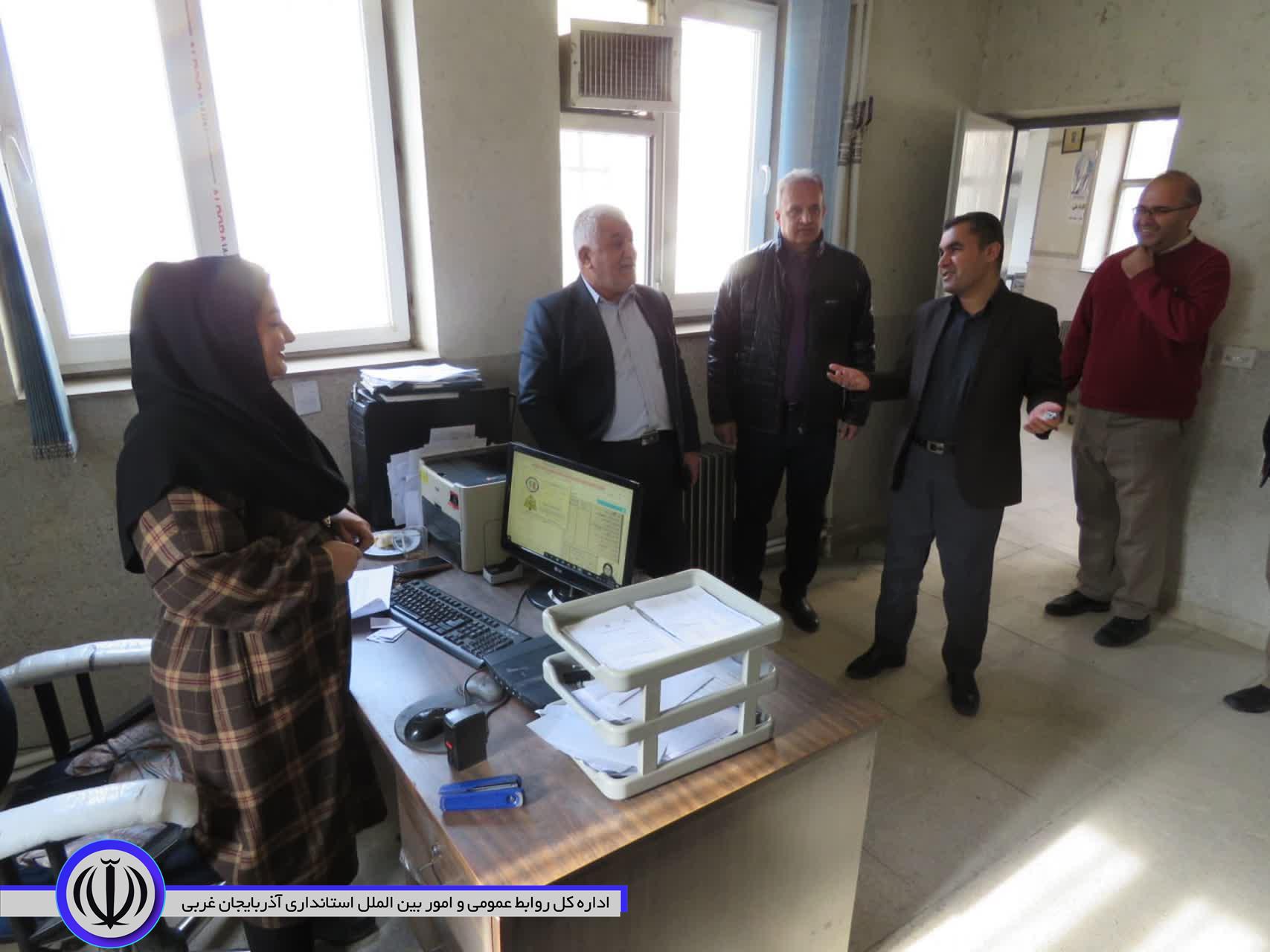 دیدار فرماندار ویژه شهرستان مهاباد با کارکنان ثبت احوال شهرستان مهاباد