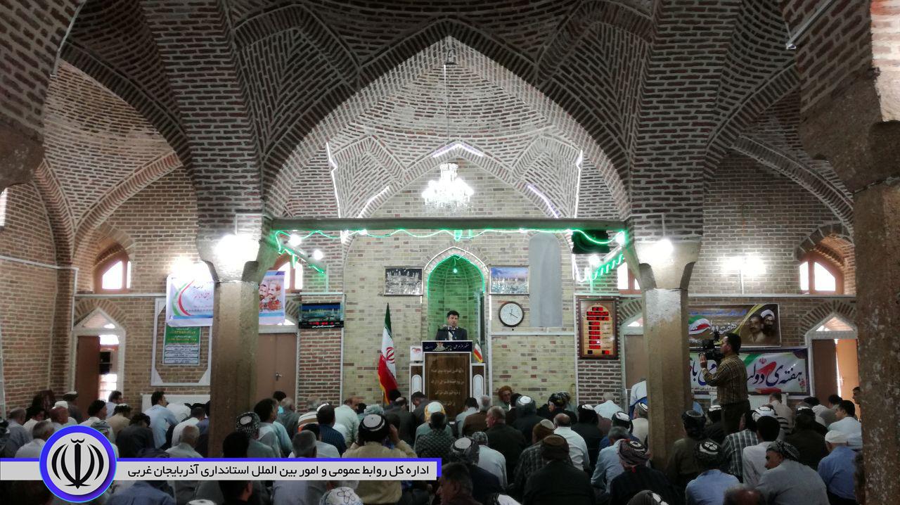 سخنرانی معاون استاندار و فرماندار ویژه شهرستان مهاباد در نماز جمعه و آخرین روز از هفته مبارک دولت