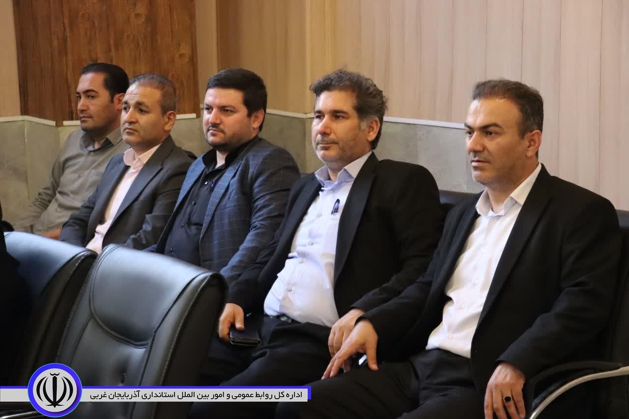 فرماندار مهاباد: کارمندی فرصتی مغتنم برای خدمتگزاری به مردم است