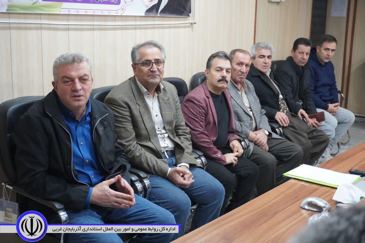 تصاویری از جلسه ملاقات عمومی فرماندار مهاباد در چهارشنبه های مردمی