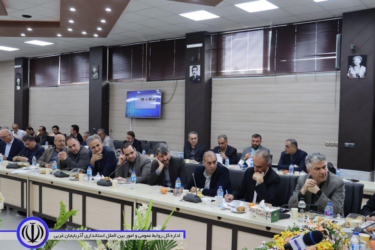 حضور اعضای کمیسیون بهداشت و درمان مجلس، جمعی از معاونان وزارت بهداشت، معاون درمان سازمان تامین اجتماعی کشور معاونین وزرای بهداشت و درمان و تعاون و کار و رفاه اجتماعی و مسولان استانی و شهرستانی