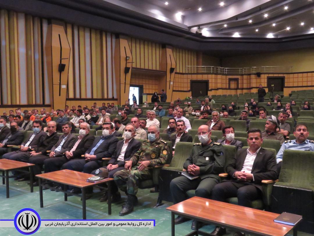 فرماندار مهاباد: نظام توجه ویژهای به مشکلات کارگران دارد