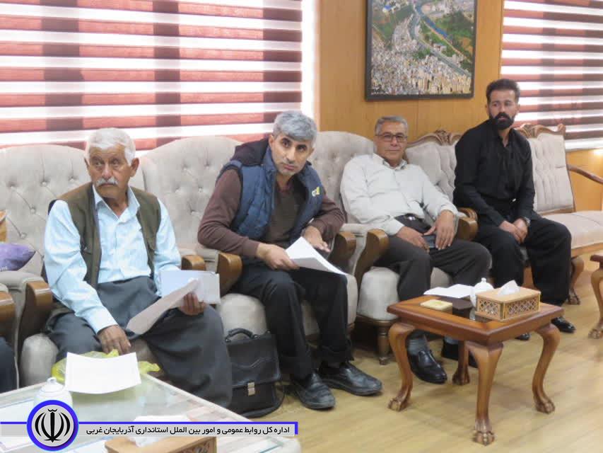 تصاویری از جلسه ملاقات عمومی فرماندار مهاباد در چهارشنبه های مردمی