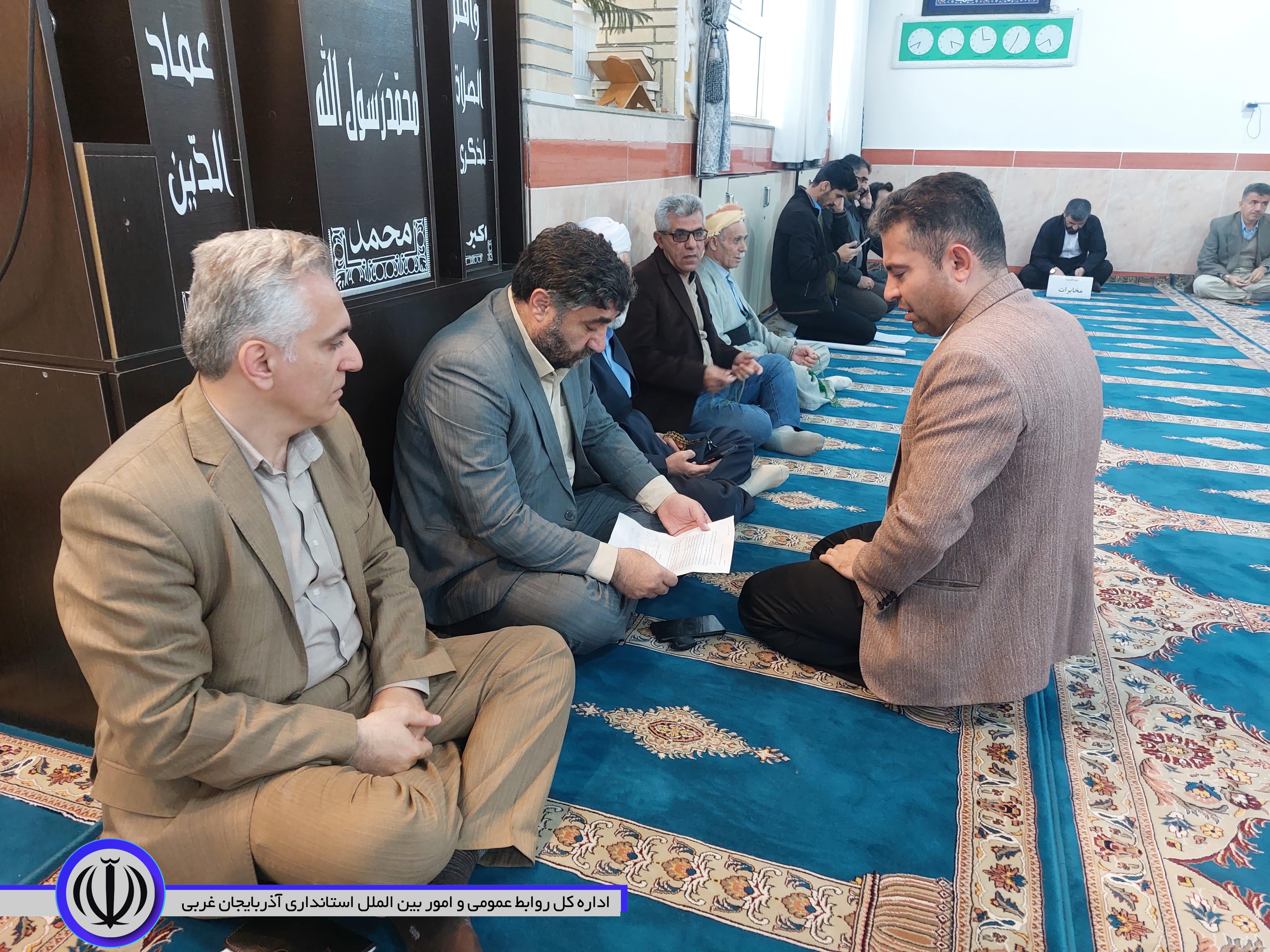 برگزاری میز خدمت دستگاههای اجرایی خدمات رسان در محله پشت تپ مهاباد