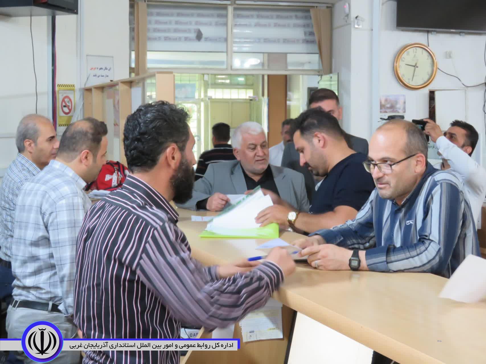 ارزیابی عملکرد دستگاههای خدمات رسان در بازدید سرزده فرماندار مهاباد