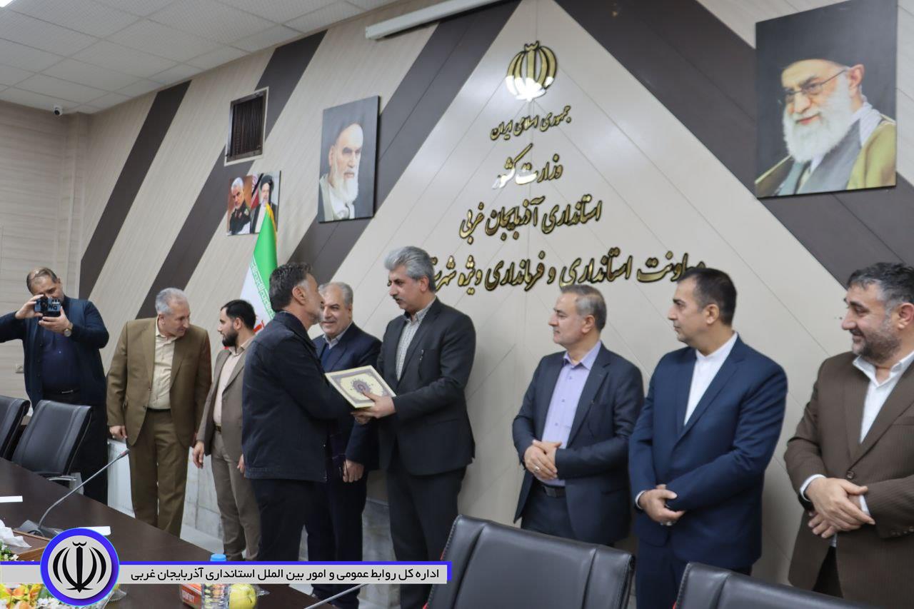 برگزاری مراسم تجلیل از خیرین در راستای آزادی زندانیان محکومیت مالی در شهرستان مهاباد