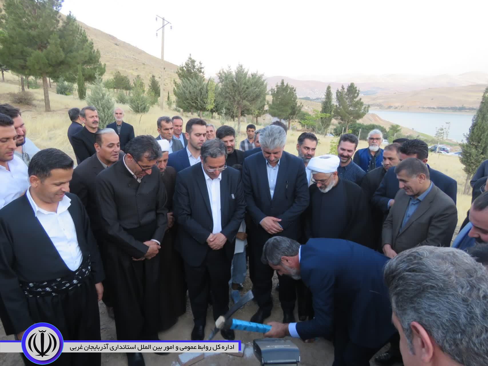 کلنگ زنی مجتمع بزرگ گردشگری در پارک استاد هژار مهاباد