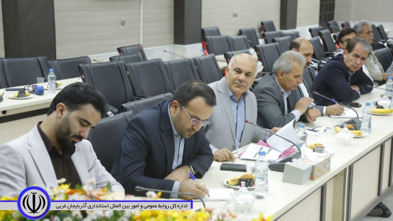 بررسی مشکلات تولید کنندگان صنعت دام و طیور در مهاباد