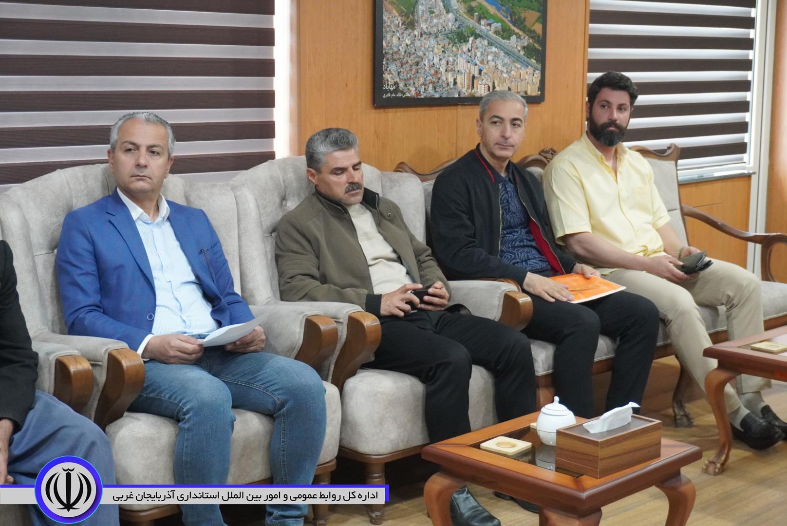 پاسخگویی و پیگیری مطالبات شهروندان در ملاقات مردمی با فرماندار مهاباد