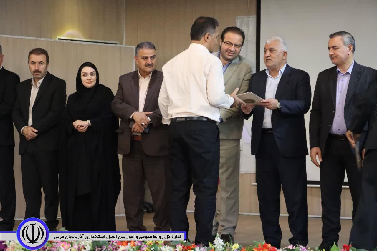 فرماندار مهاباد: کارمندی فرصتی مغتنم برای خدمتگزاری به مردم است
