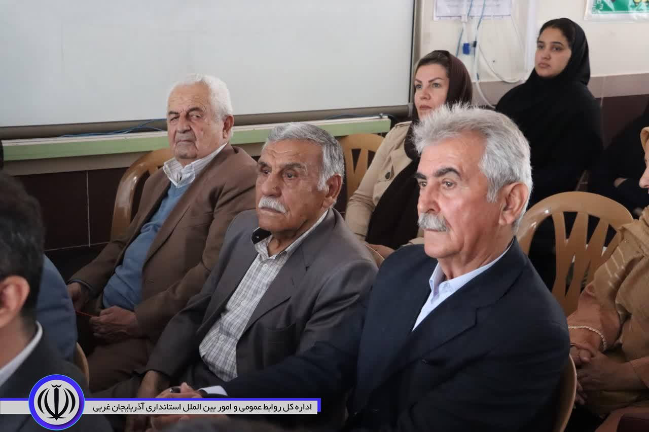 فرماندار مهاباد: ترویج اخلاق از مهمترین وظایف معلمان در جامعه امروز است