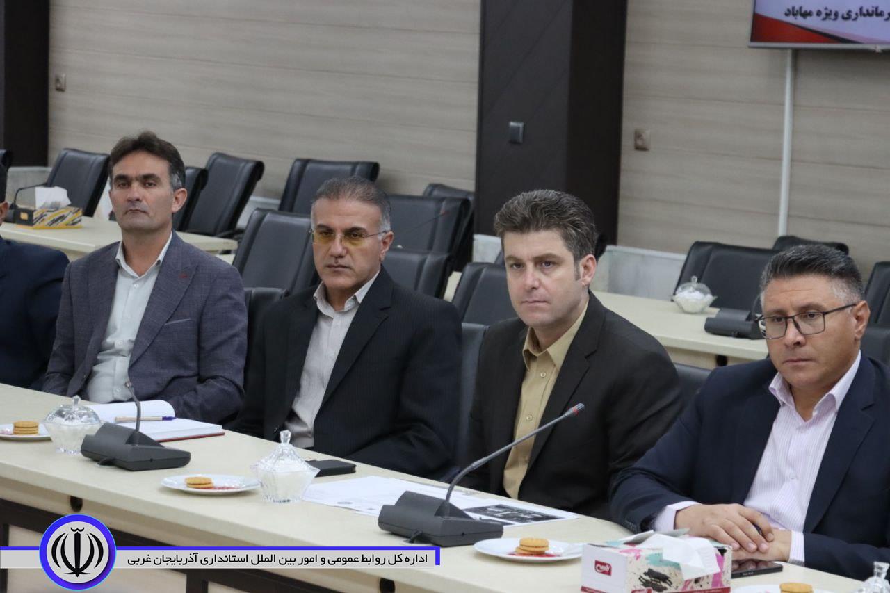 بررسی راهکار‌های حمایت از خانواده در نشست ستاد خانواده و جمعیت مهاباد