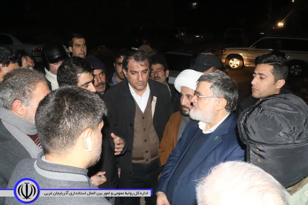 بازدید شبانه استاندار آذربایجانغربی از مناطق زلزله زده شهرستان خوی