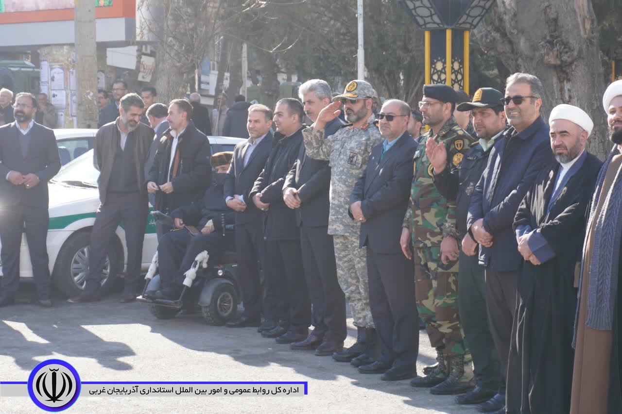 برگزاری رژه خودرویی در مهاباد