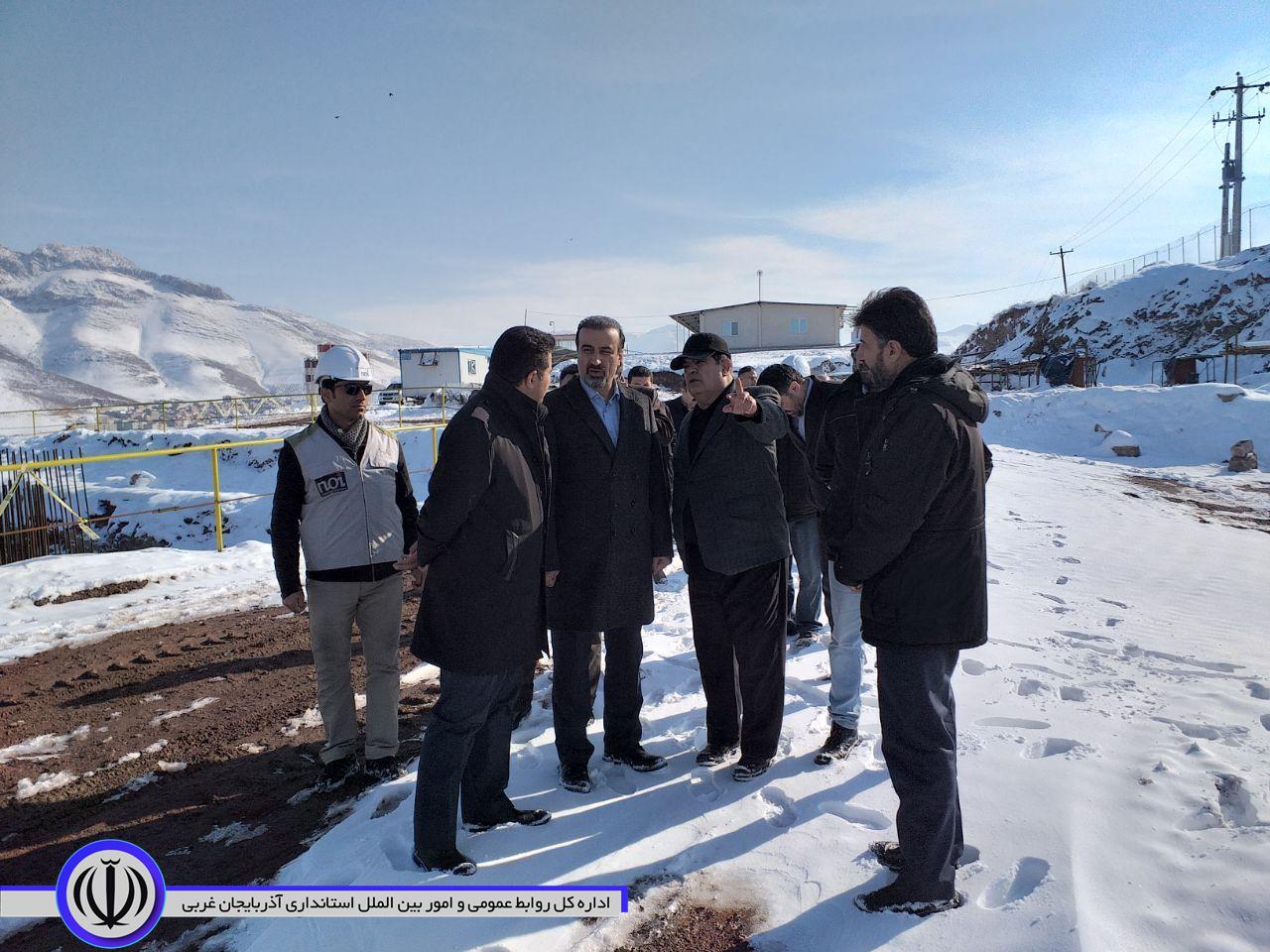 بازدید مدیرکل امور اقتصادی و دارایی استان آذربایجان غربی ، معاون هماهنگی امور اقتصادی استاندار آذربایجانغربی و معاون استاندار و فرماندار ویژه شهرستان مهاباد از بیمارستان 350 تختخوابی