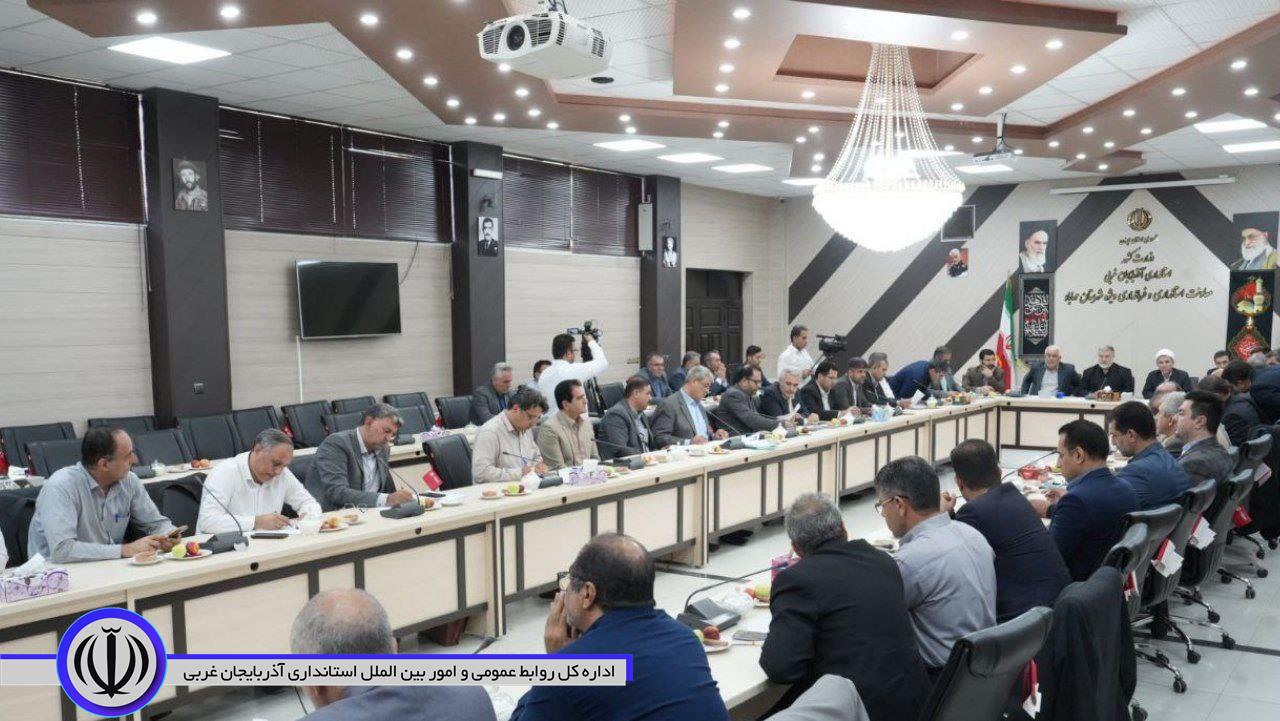 زمینه اشتغال فارغالتحصیلان دانشگاهی در استان فراهم شود/ گردشگری بهترین محور توسعه شهرستان مهاباد است/ به تعهدات خود به مردم پایبندیم