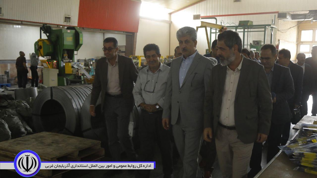 بررسی رفع موانع تولید سه واحد صنعتی در مهاباد