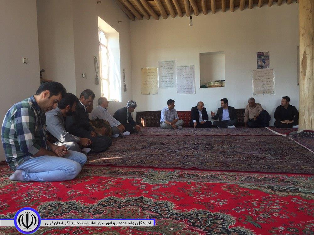 بازدید و حضور پاکزاد بخشدار مرکزی همراه رئیس ادره راهداری و حمل و نقل جاده ای در روستای داش تیمور