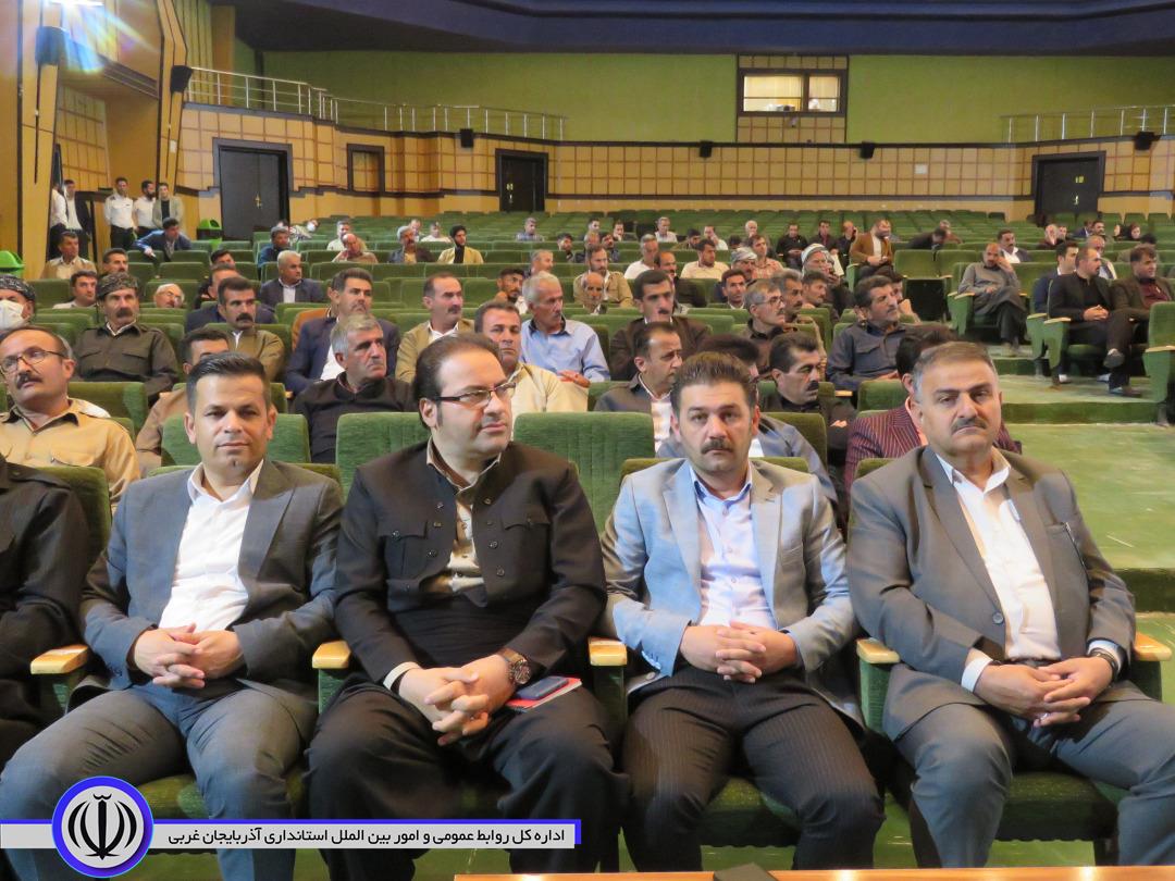 مراسم تقدیر از شوراهای اسلامی شهر و روستا در شهرستان مهاباد برگزار شد