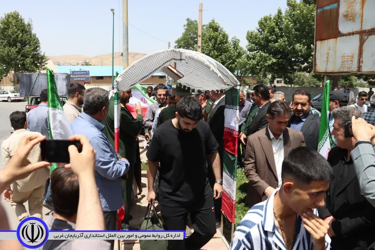 کاروان زائران مهابادی عازم مرقد مطهر امام خمینی (ره) شد