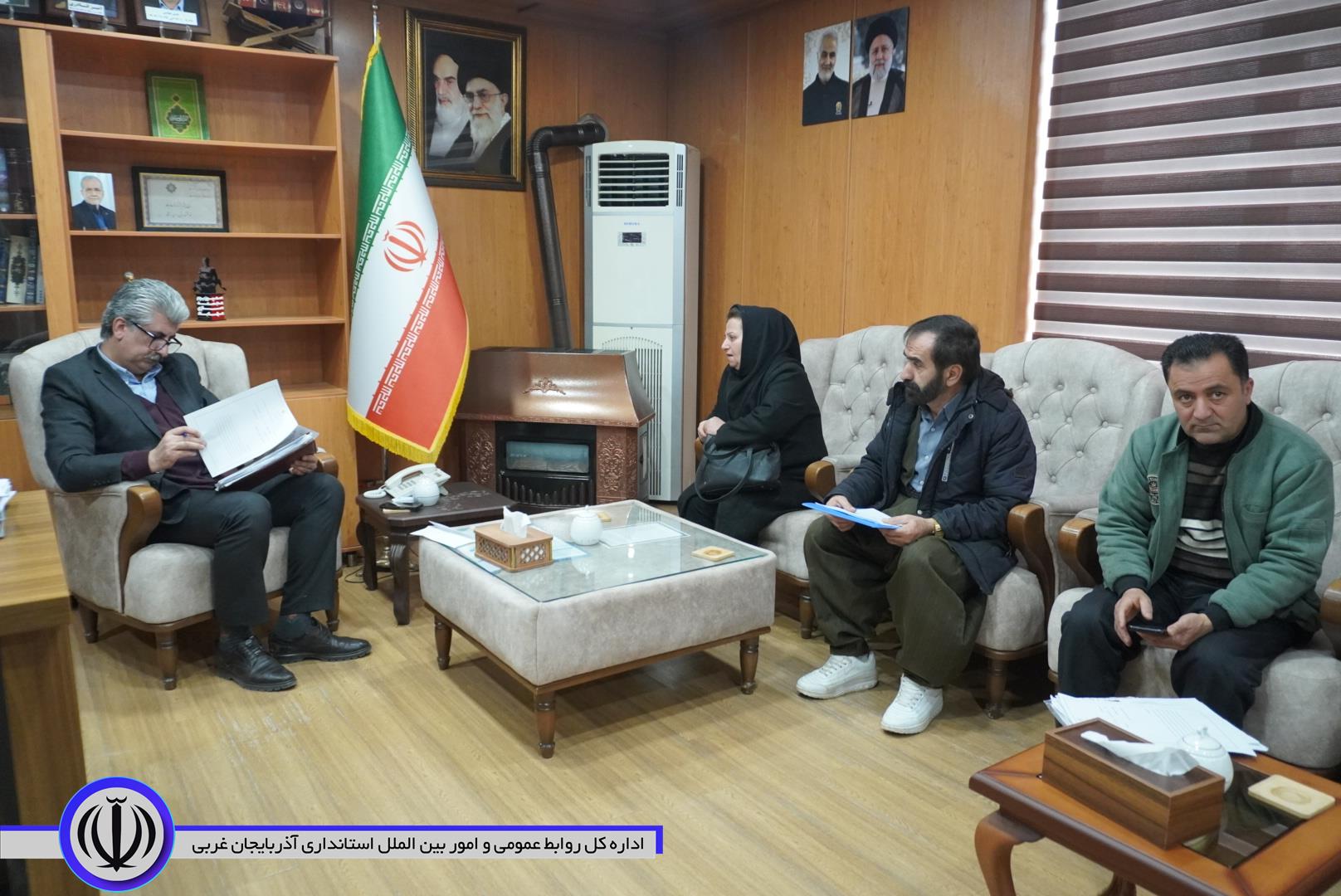 تصاویری از جلسه ملاقات عمومی فرماندار مهاباد در چهارشنبه های مردمی