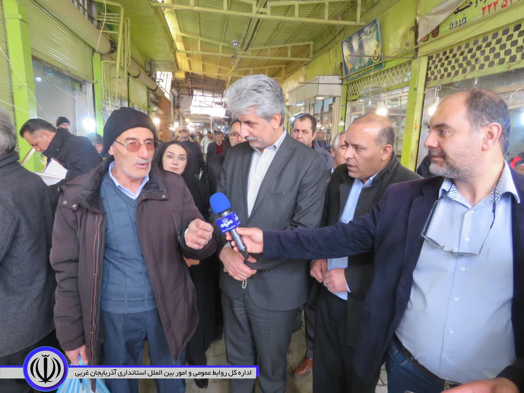 گفتوگو فرماندار با شهروندان و کسبه خوشنام مهاباد