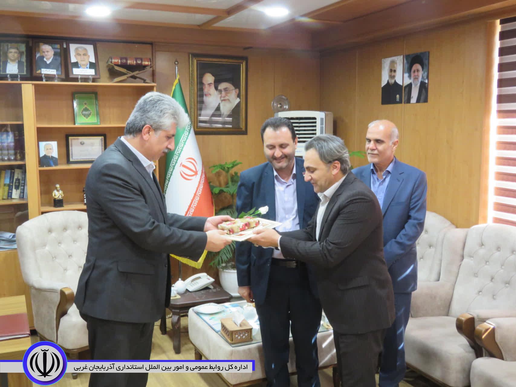 مراسم تودیع و معارفه رئیس پایگاه انتقال خون مهاباد برگزار شد