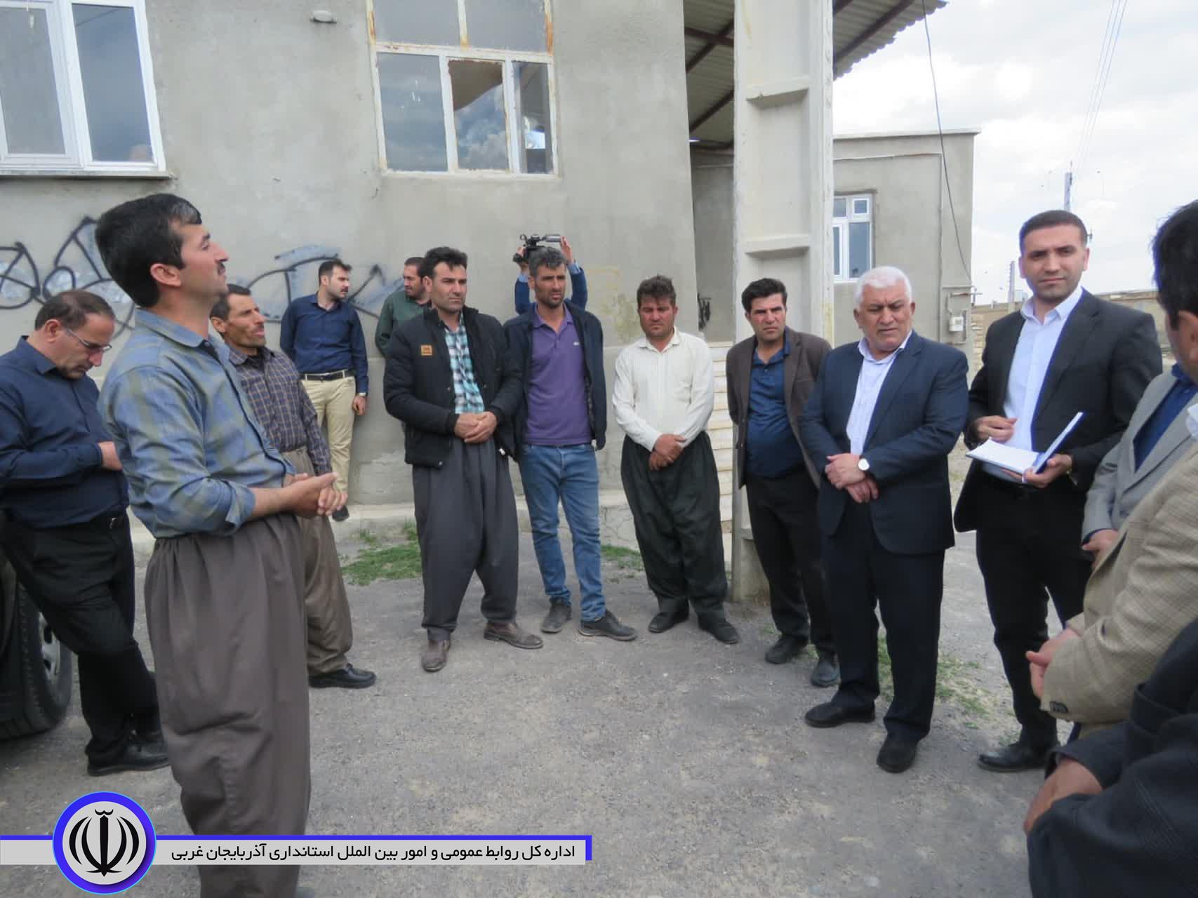 فرماندار ویژه مهاباد از 3 روستای بخش مرکزی بازدید کرد