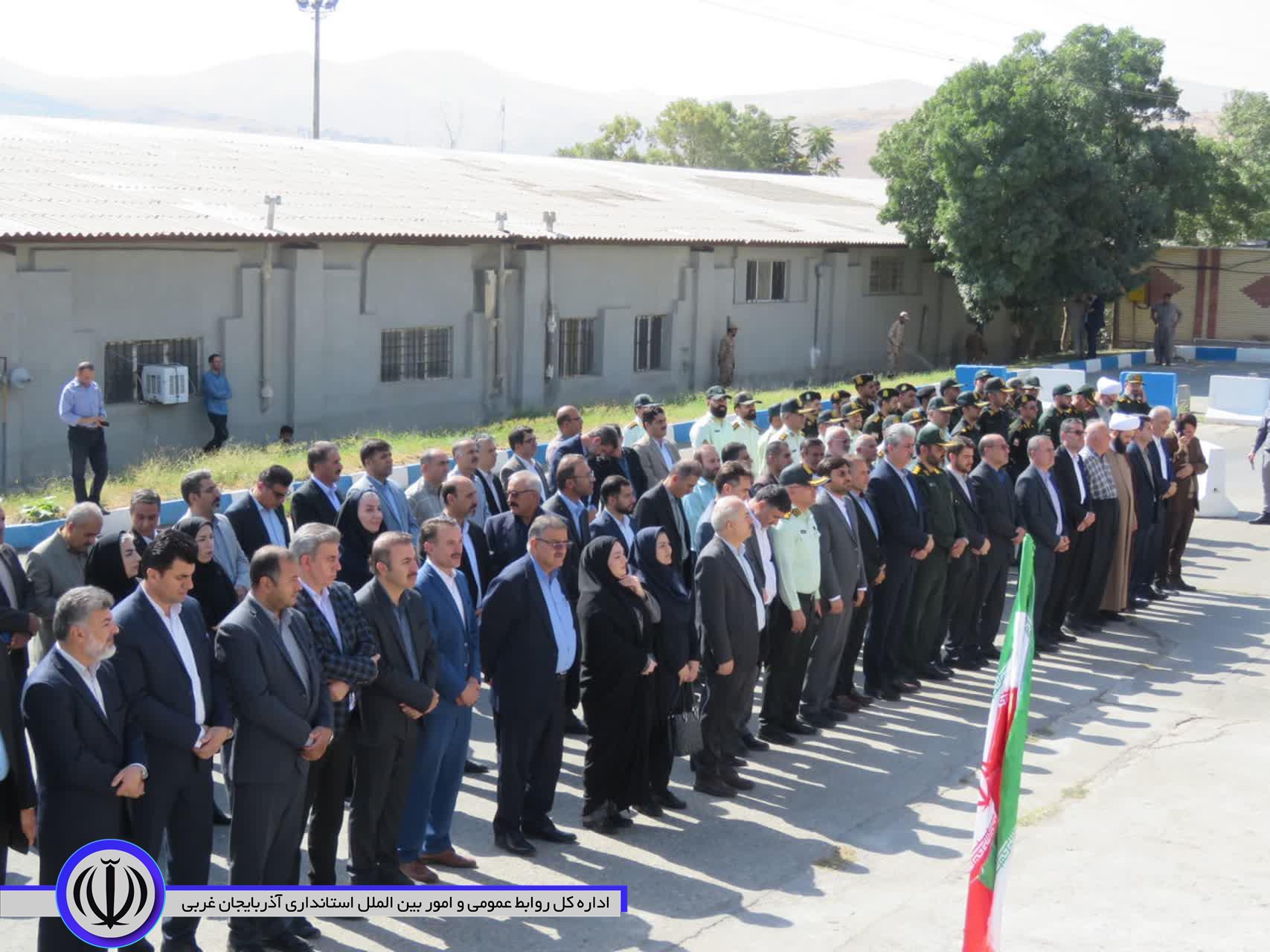 غبارروبی و گلباران مزار شهدای مهاباد