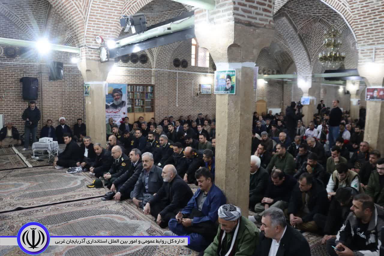 آیین بزرگداشت شهید سیدحسن نصرالله و شهید سید هاشم صفی الدین در مسجد جامع مهاباد
