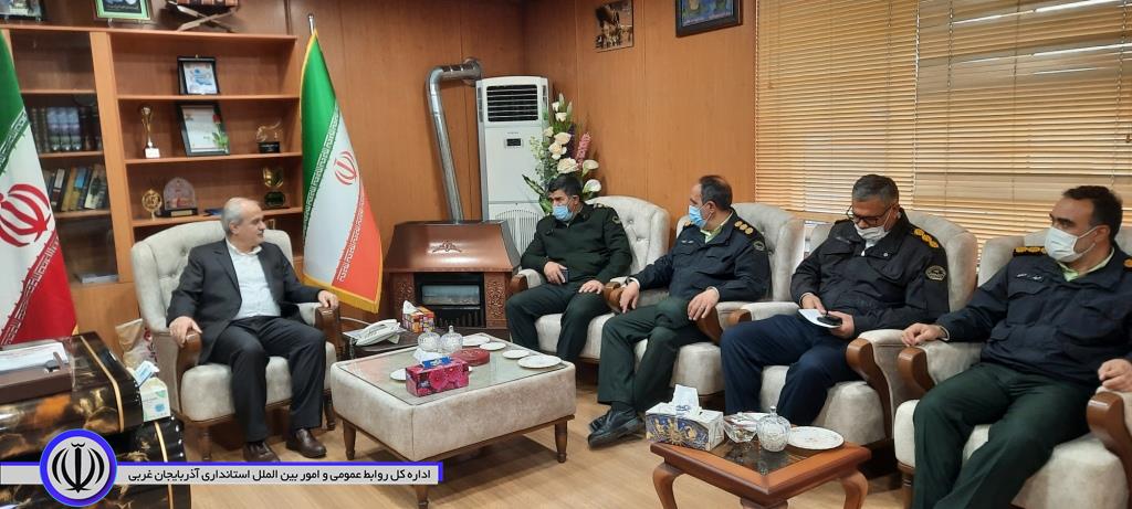 دیدار فرماندهان نیروی انتظامی با سرپرست فرمانداری ویژه مهاباد به مناسبت سال جدید و عید نوروز