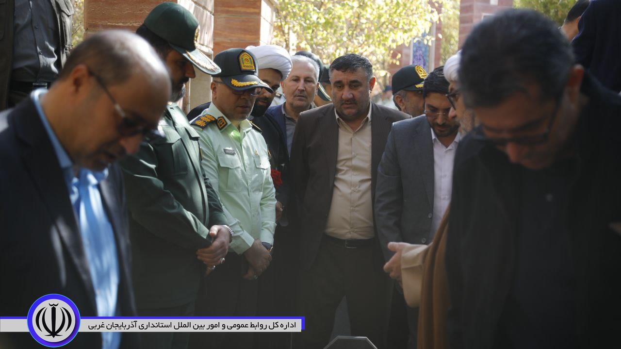 آیین عطرافشانی مزار شهدای شماره دو مهاباد