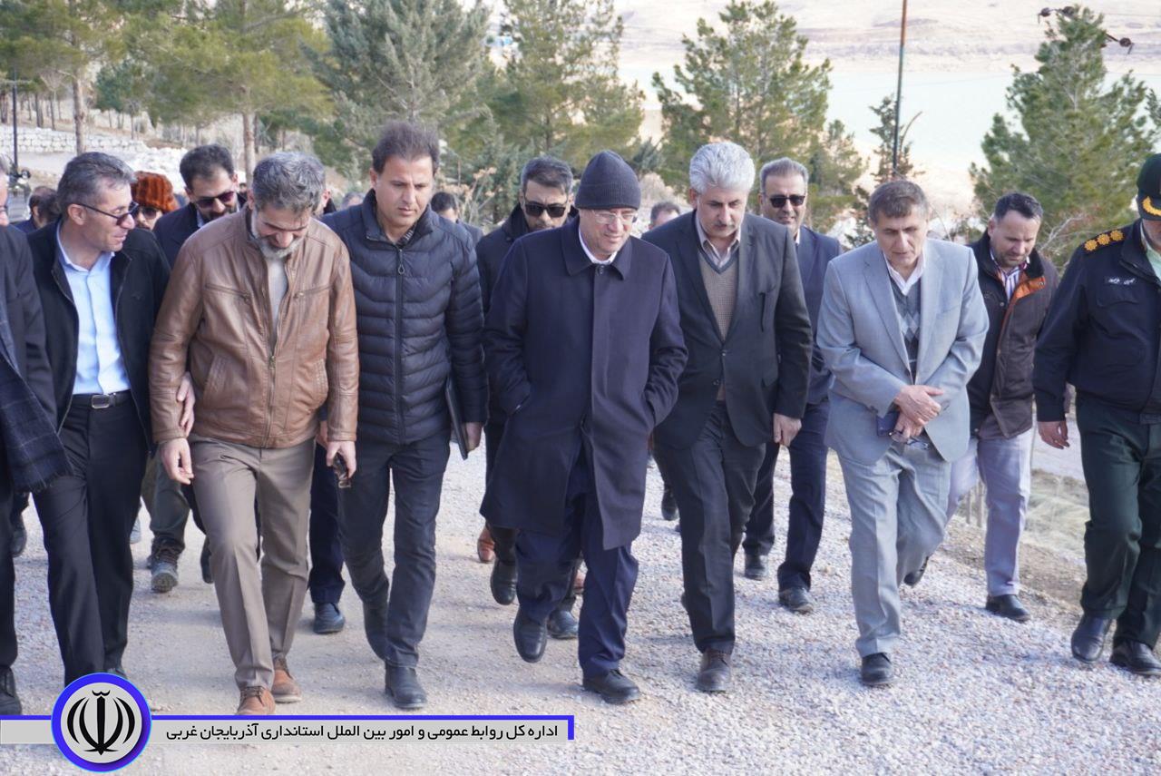 بازدید استاندار آذربایجان‌غربی از روند احداث مجتمع گردشگری و تفریحی پارک استاد هه‌ژار در مهاباد