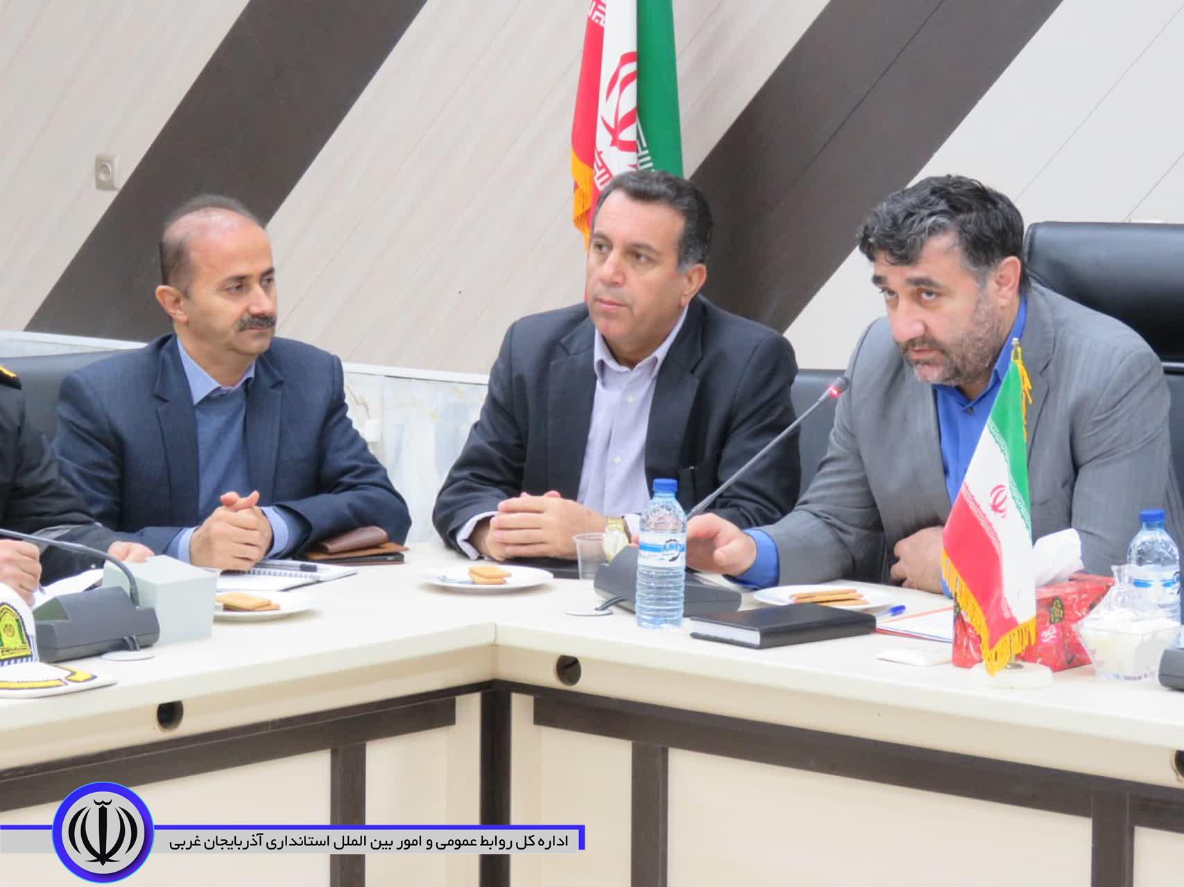 انتقال بنگاه های خوردو به خارج از شهر مهاباد اجرایی شد/ نصب سرعت گیر در جاده برهان بدون هماهنگی بوده است که اصلاح و استاندارد سازی آن طبق نظر کارشناسان انجام خواهد شد