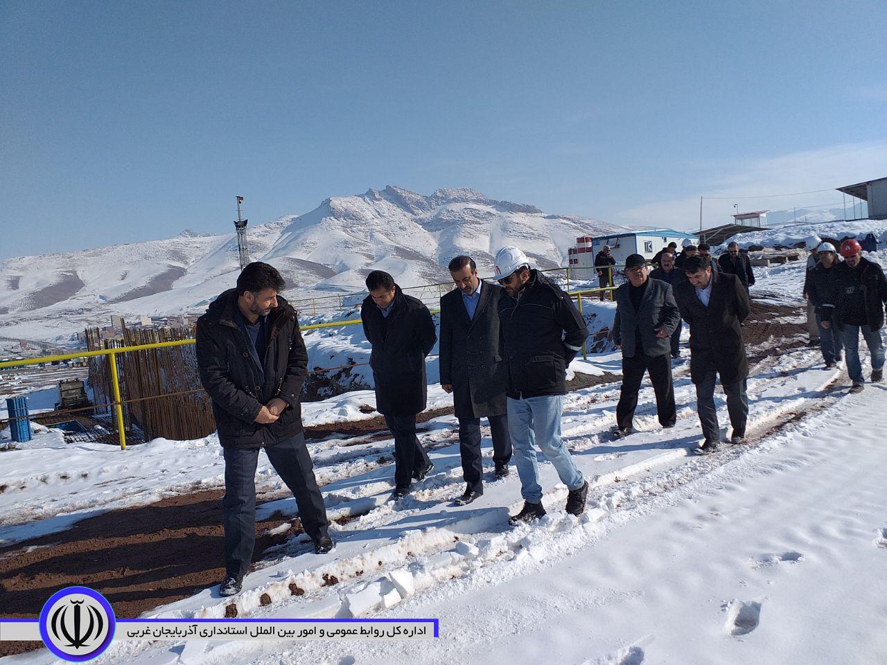 بازدید مدیرکل امور اقتصادی و دارایی استان آذربایجان غربی ، معاون هماهنگی امور اقتصادی استاندار آذربایجانغربی و معاون استاندار و فرماندار ویژه شهرستان مهاباد از بیمارستان 350 تختخوابی