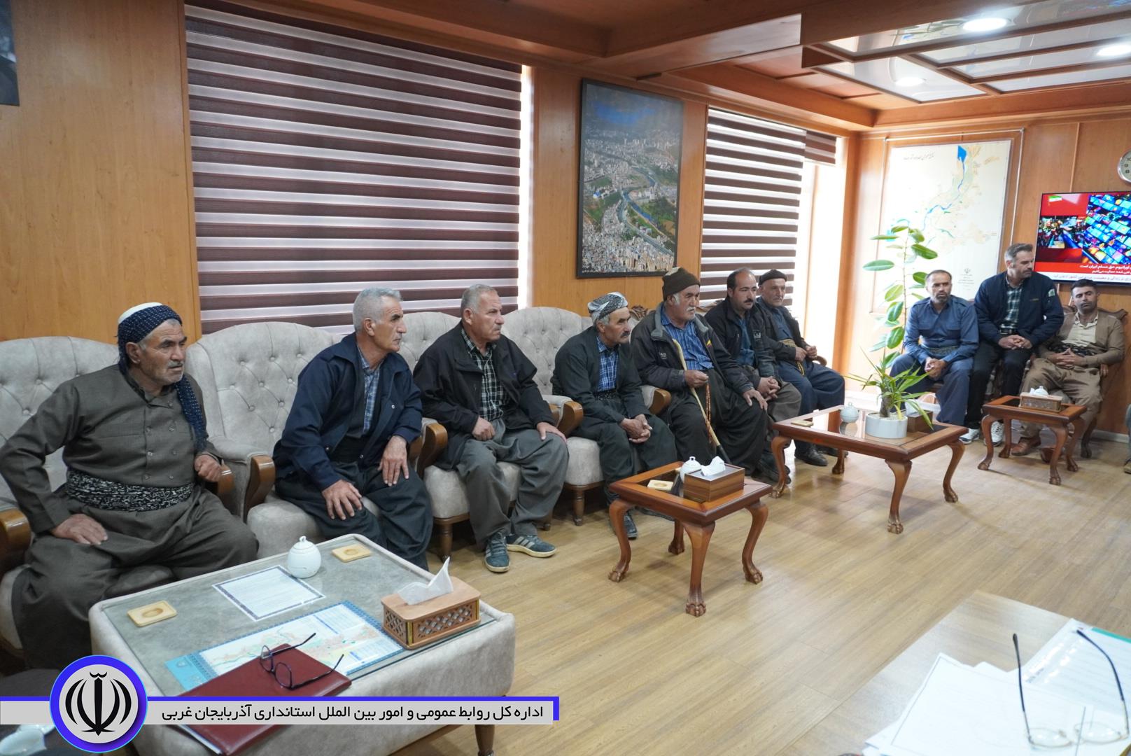 تصاویری از جلسه ملاقات عمومی فرماندار مهاباد در چهارشنبه های مردمی