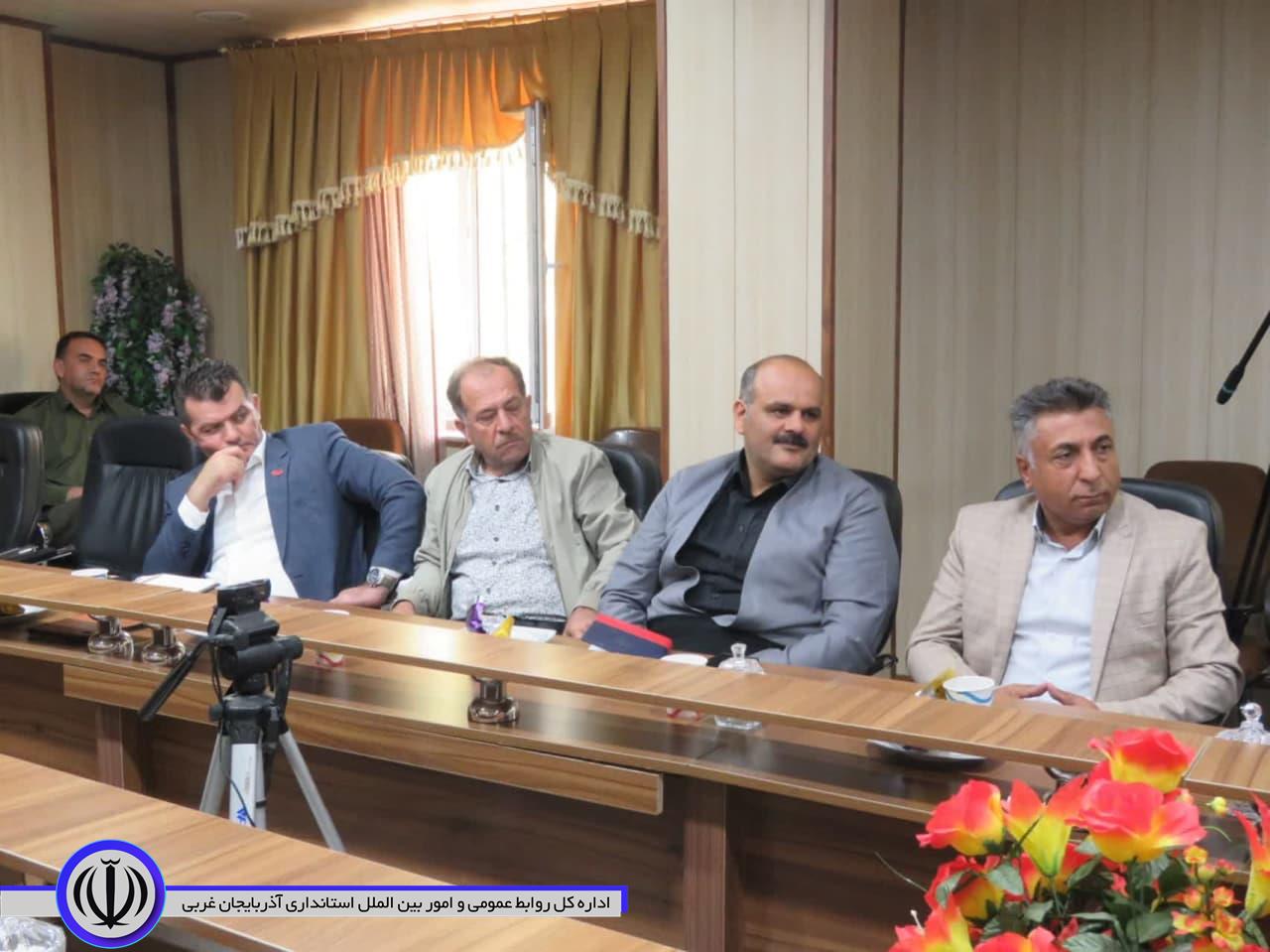 جلسه بررسی مشکلات بخش کشاورزی در مهاباد برگزار شد