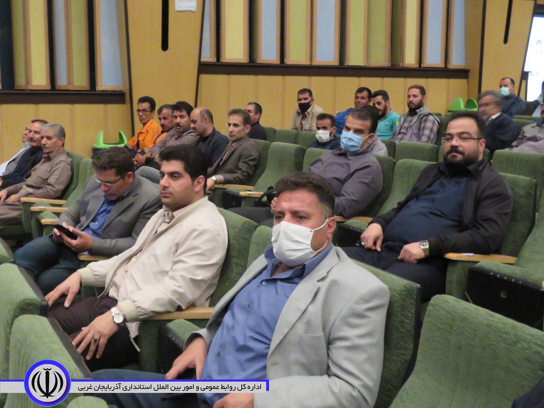 فرماندار مهاباد: نظام توجه ویژهای به مشکلات کارگران دارد