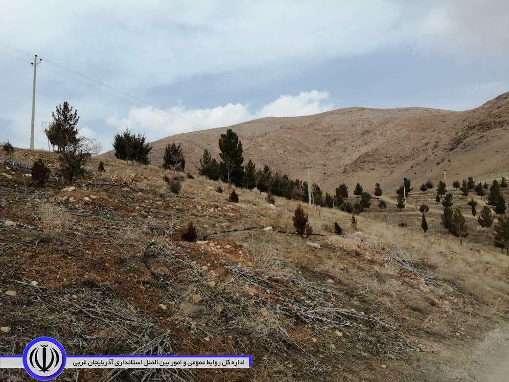 بازدید میدانی فرماندار مهاباد به منظور شناسایی مراکز سرمایه گذاری حوزه گردشگری