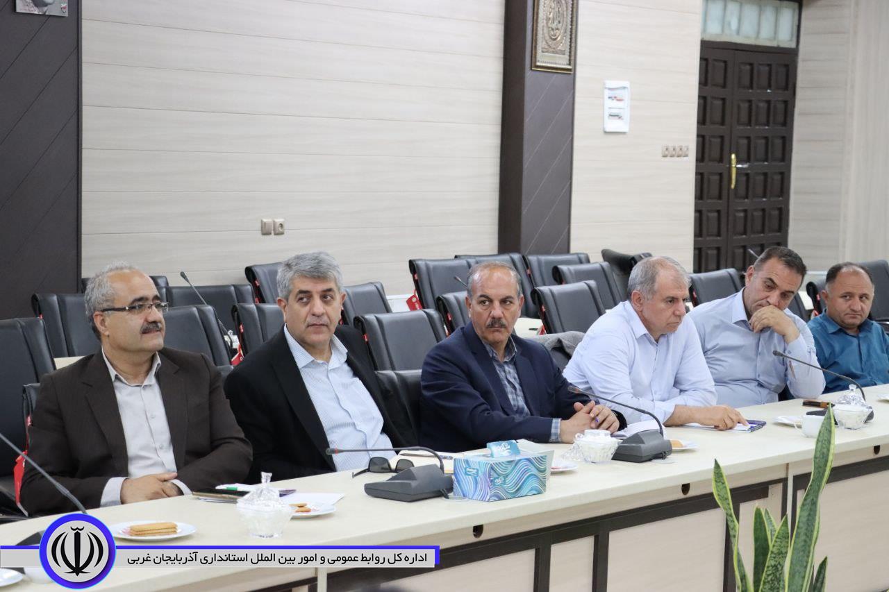 فرماندار مهاباد: از اجرای طرح های ترافیکی و ایده های نو و کاربردی برای مدیریت ترافیک شهرستان استفاده شود.