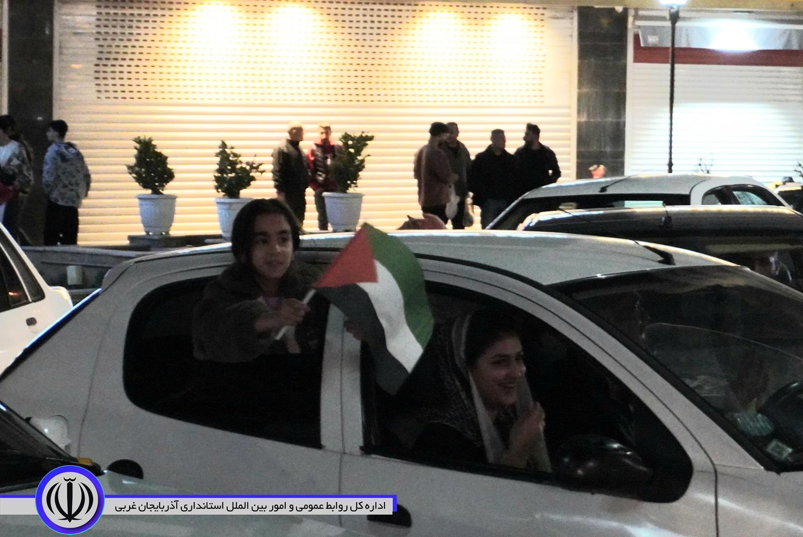 کاروان خودرویی مردم انقلابی مهاباد جلوه‌ای دیگر از اتحاد و همدلی