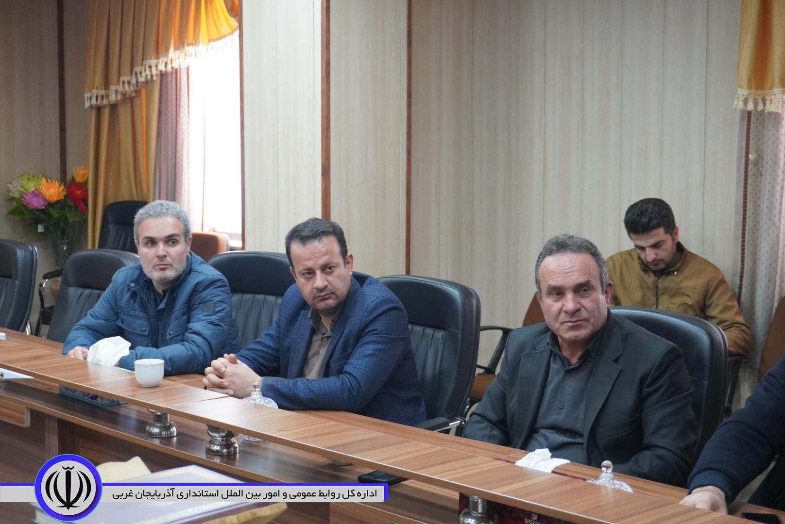 بررسی مشکلات ساید پسماند مهاباد با حضور مسئولان کشوری