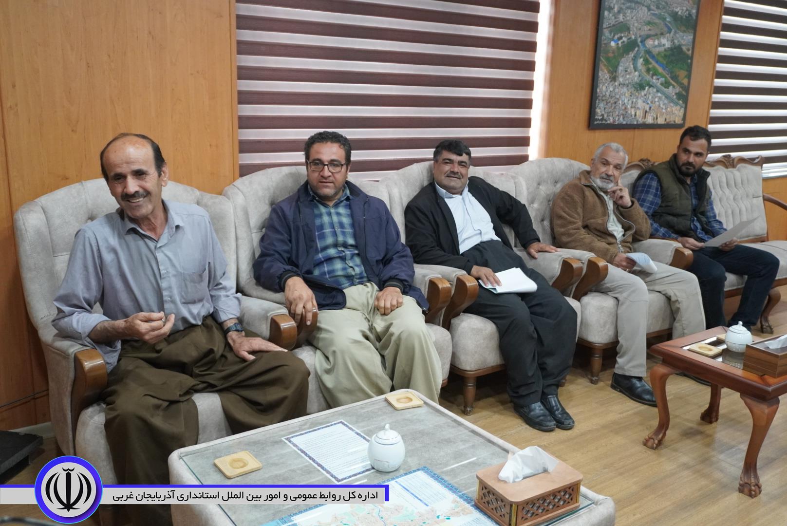 پاسخگویی و پیگیری مطالبات شهروندان در ملاقات مردمی با فرماندار مهاباد