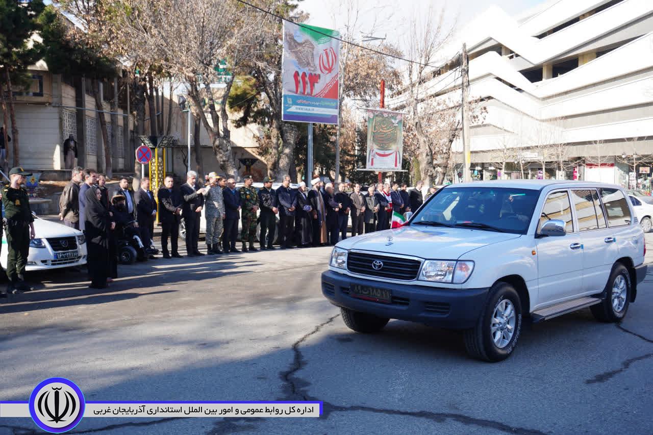 برگزاری رژه خودرویی در مهاباد