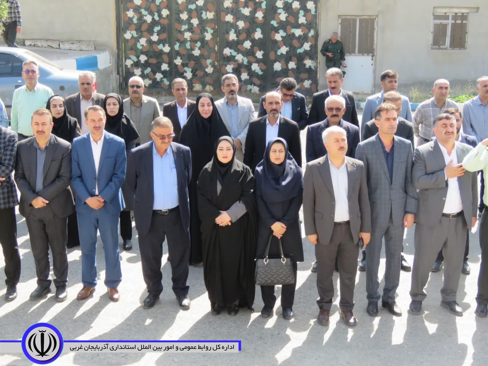 غبارروبی و گلباران مزار شهدای مهاباد