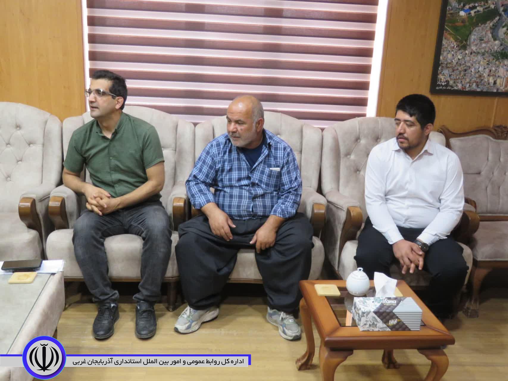 جلسه ملاقات مردمی فرماندار مهاباد با شهروندان برگزار شد
