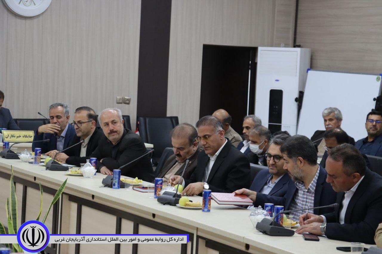 پنجمین جلسه شورای اداری مهاباد برگزار شد