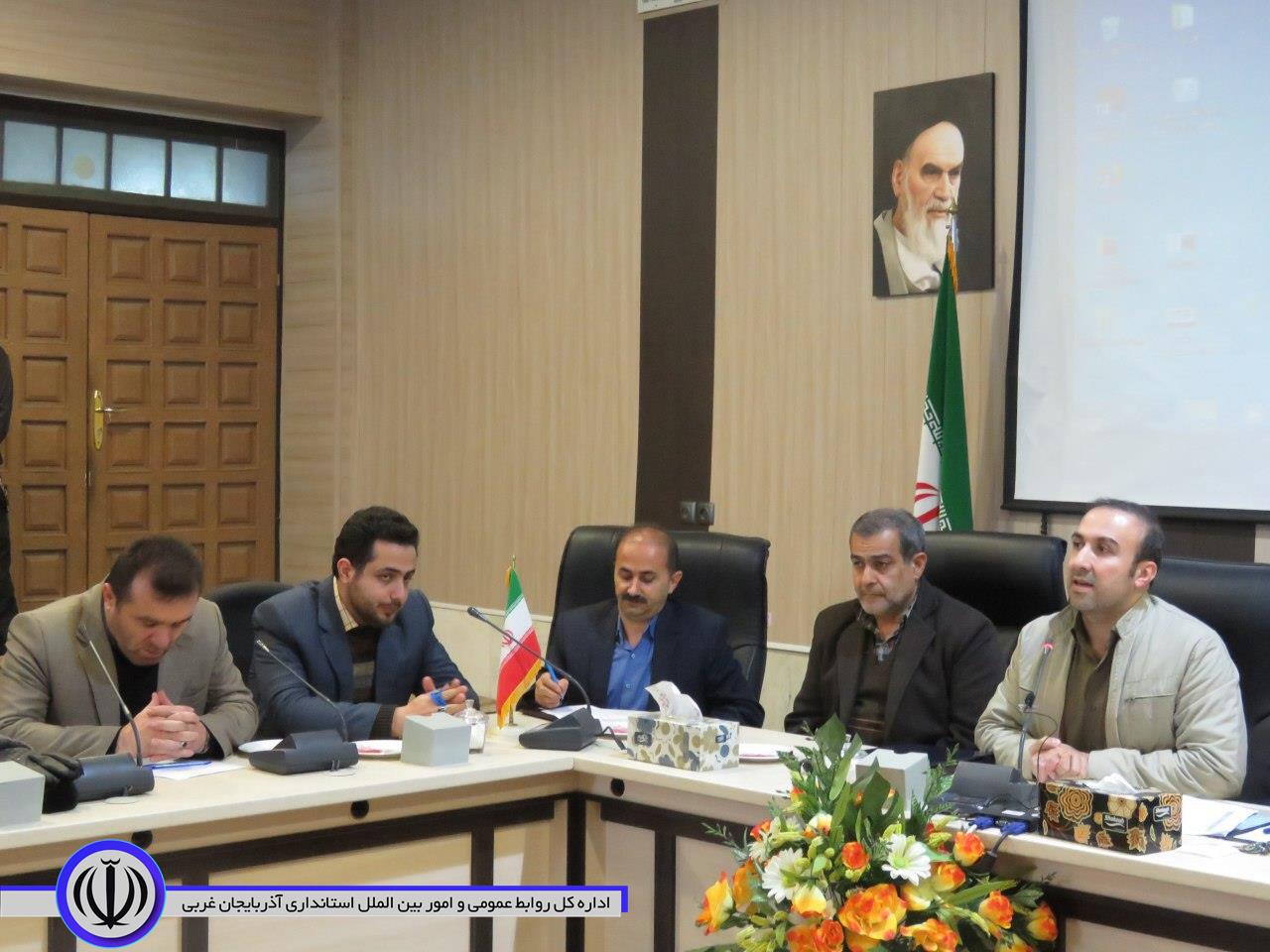 جلسات دوره آموزشی بازرسان شعب اخذ أی در سالن اجتماعات فرمانداری برگزار گردید